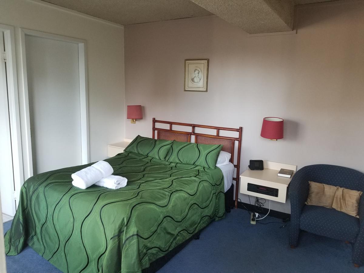Raceways Motel 3*