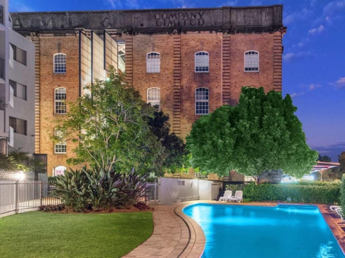 London Woolstores Warehouse Apartment *