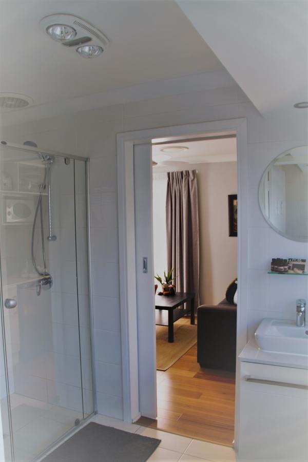 Bed & Breakfast Paperbark