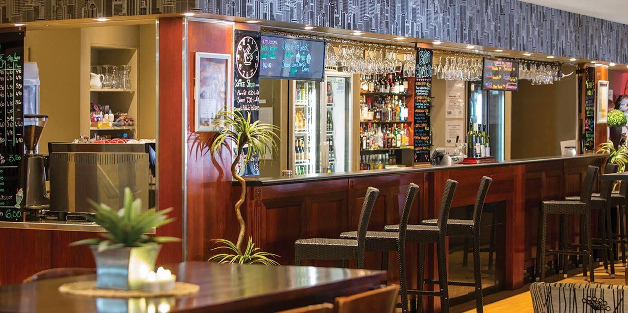 Adina Anzac Square 4*