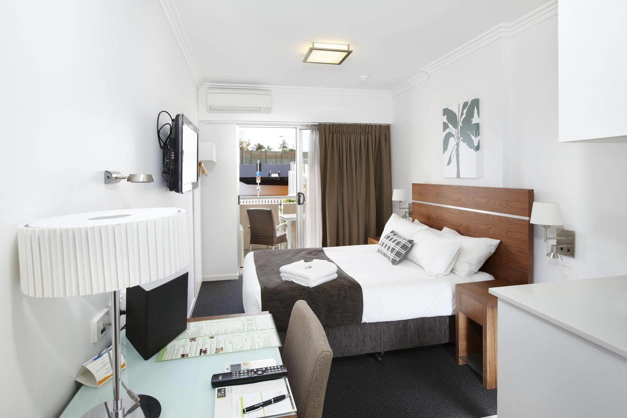 Chino 4* Brisbane