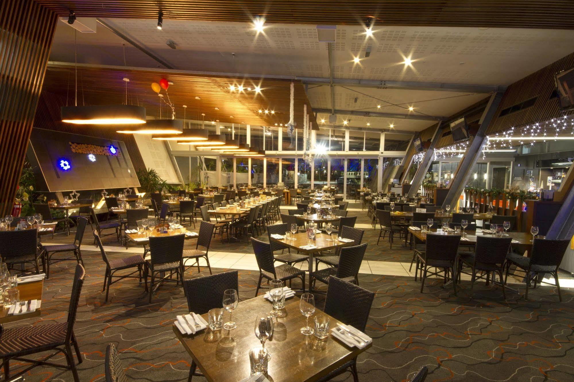 Calamvale And Conference Centre Hotel