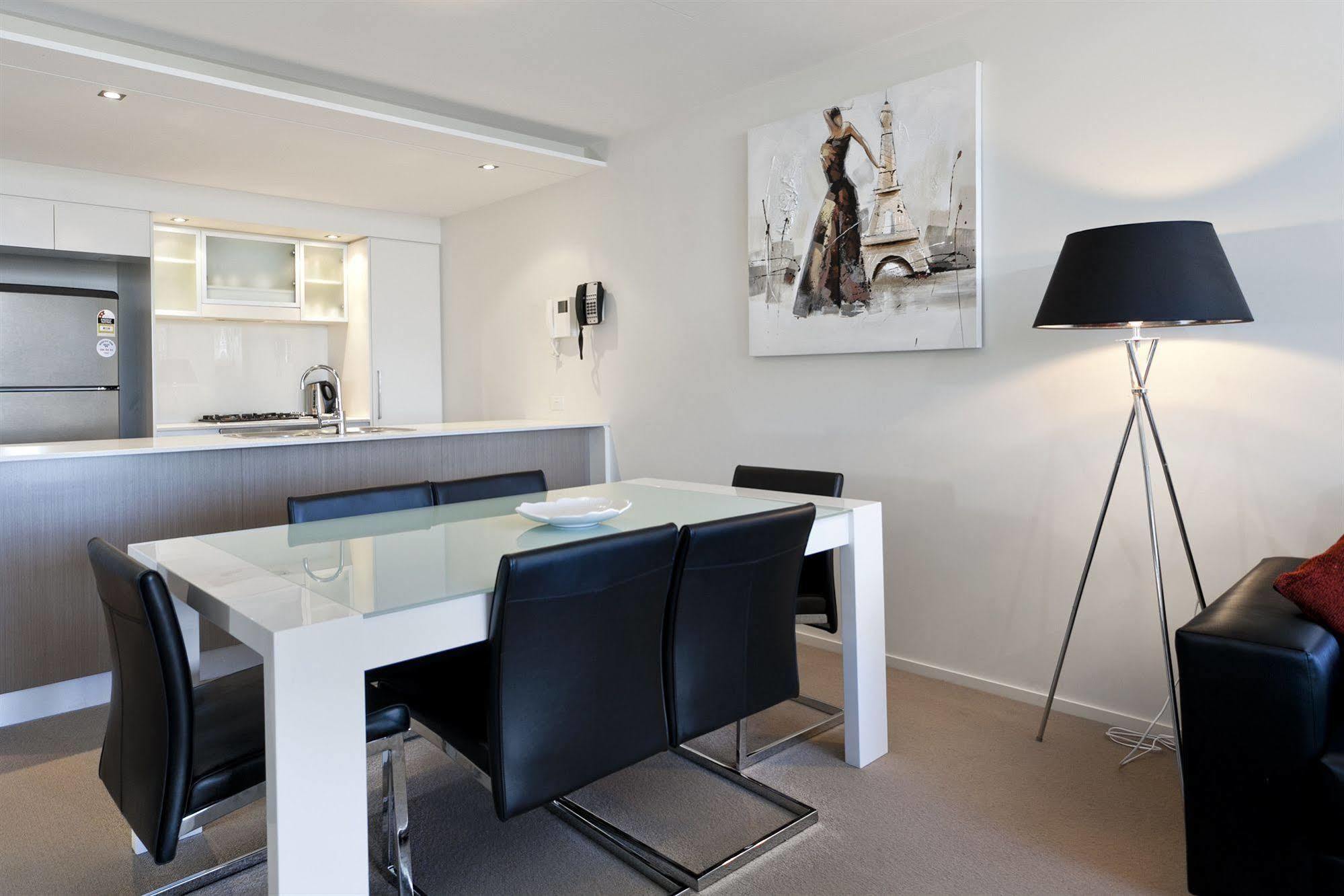 Mantra On The Quay Aparthotel 4*