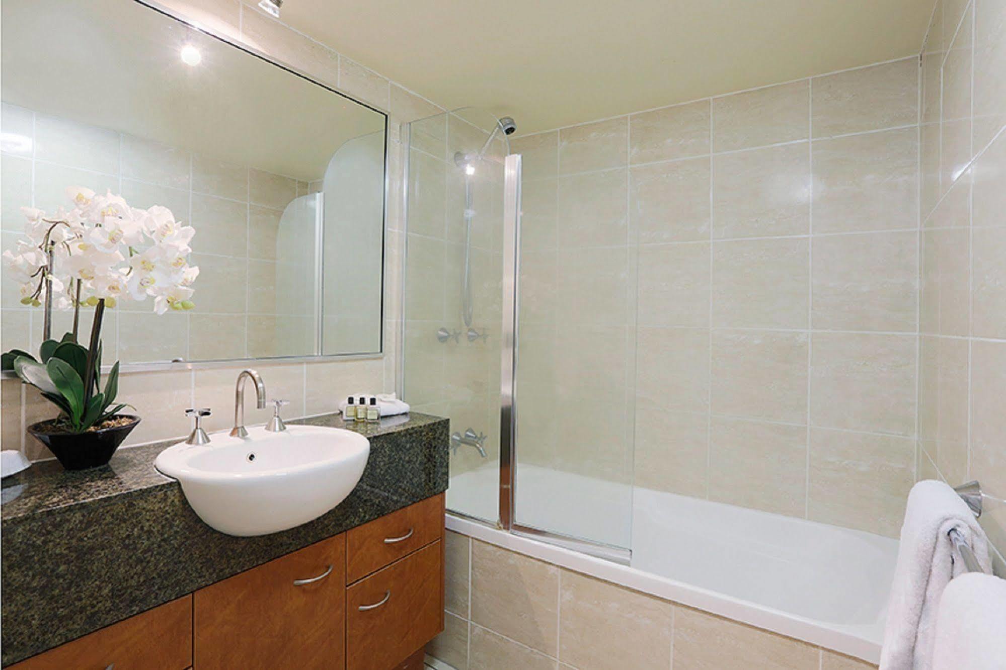 Kangaroo Point Aparthotel