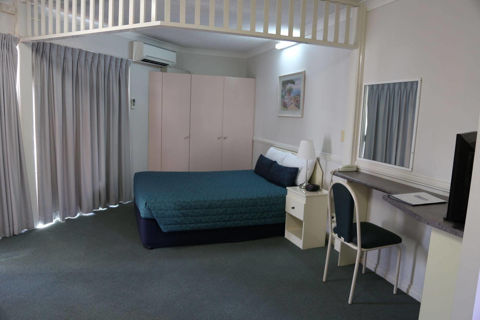 Toowong 3*