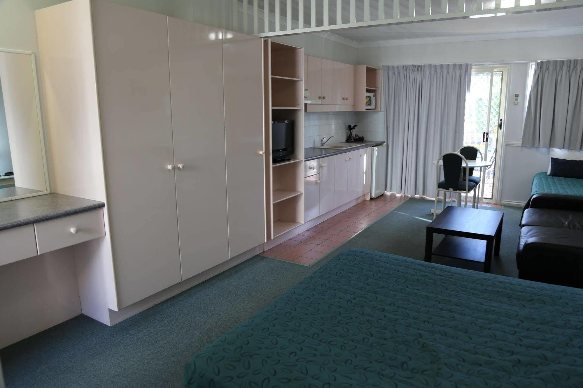 Toowong Aparthotel 3*