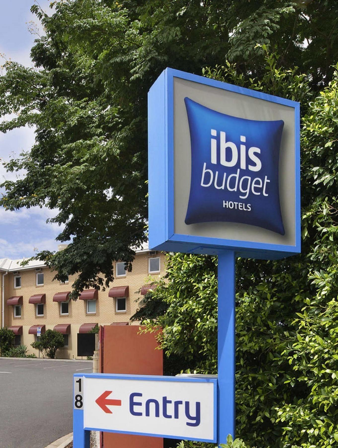Ibis Budget Airport 3*