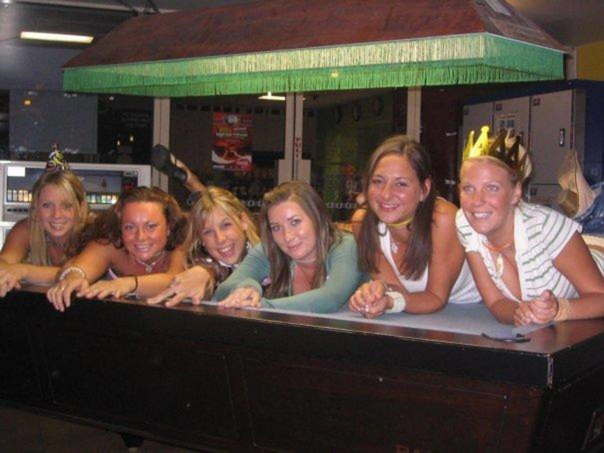 Brisbane Backpackers Resort Hostel *