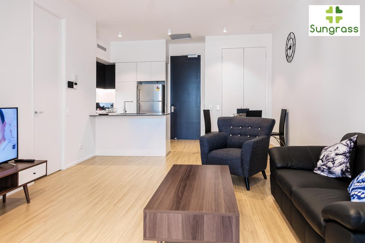 Soko Waterfront West End Aparthotel