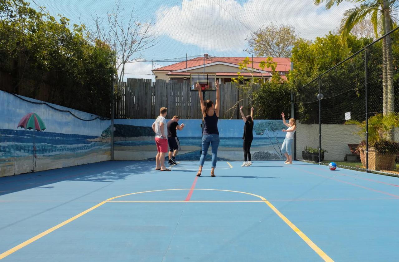 Brisbane Backpackers Resort Hostel *