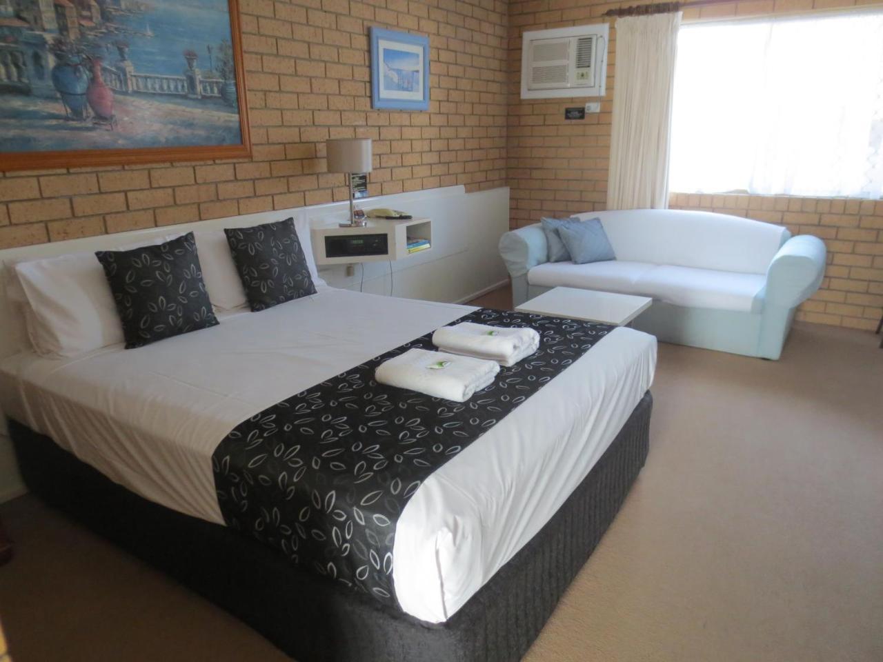 Aspley Pioneer Motel 2*