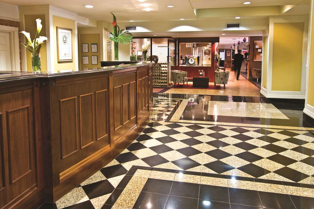 Adina Anzac Square