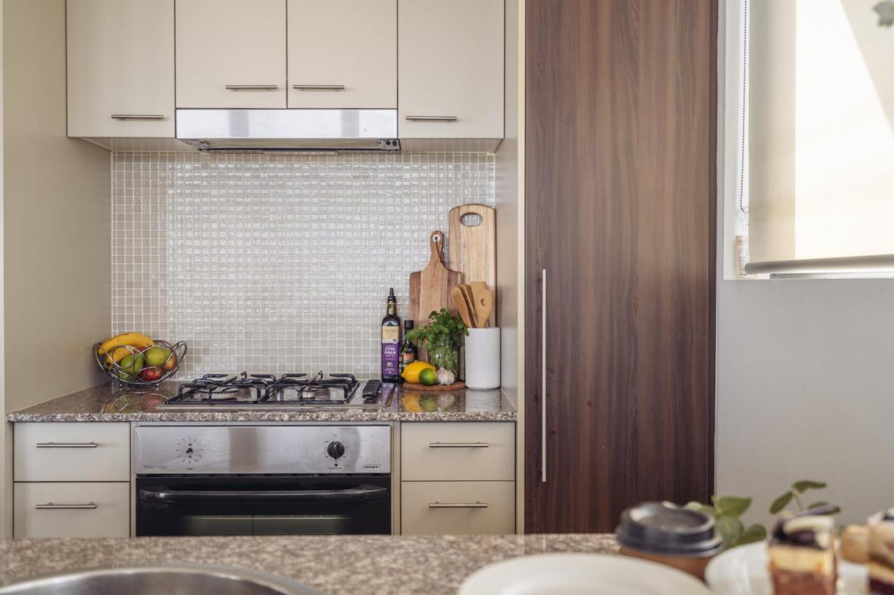 Sky Homes On Queen - Cbd Apartment *
