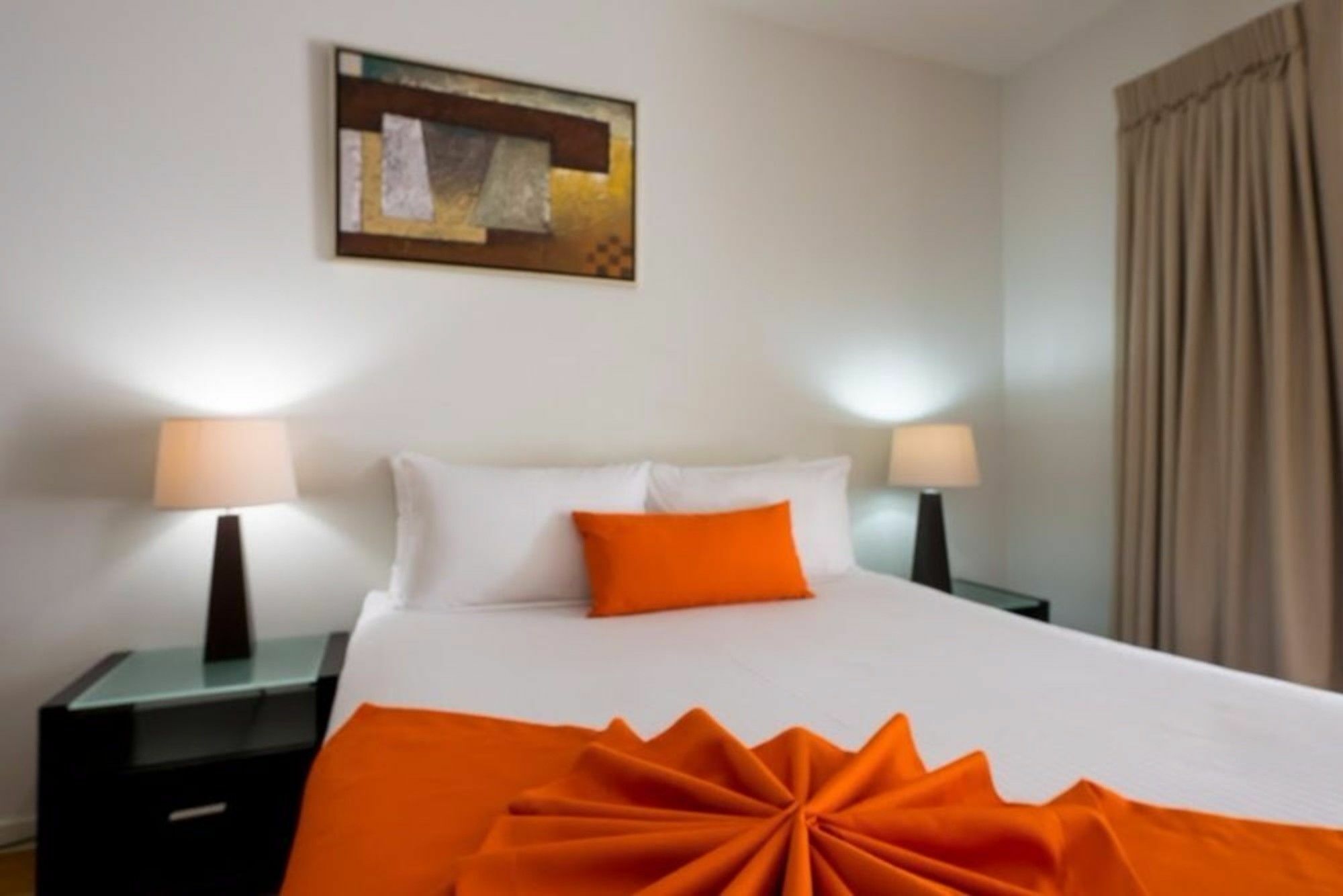 Essence Chermside 4*