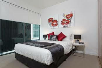 Quattro On Astor By Restt Aparthotel 4*