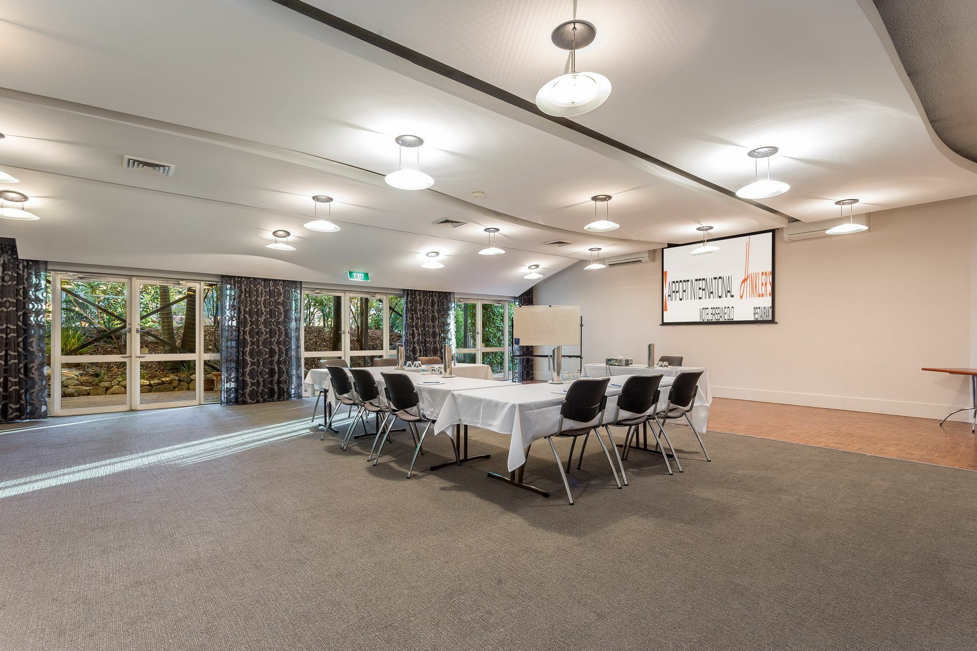 Airport International 4* Brisbane