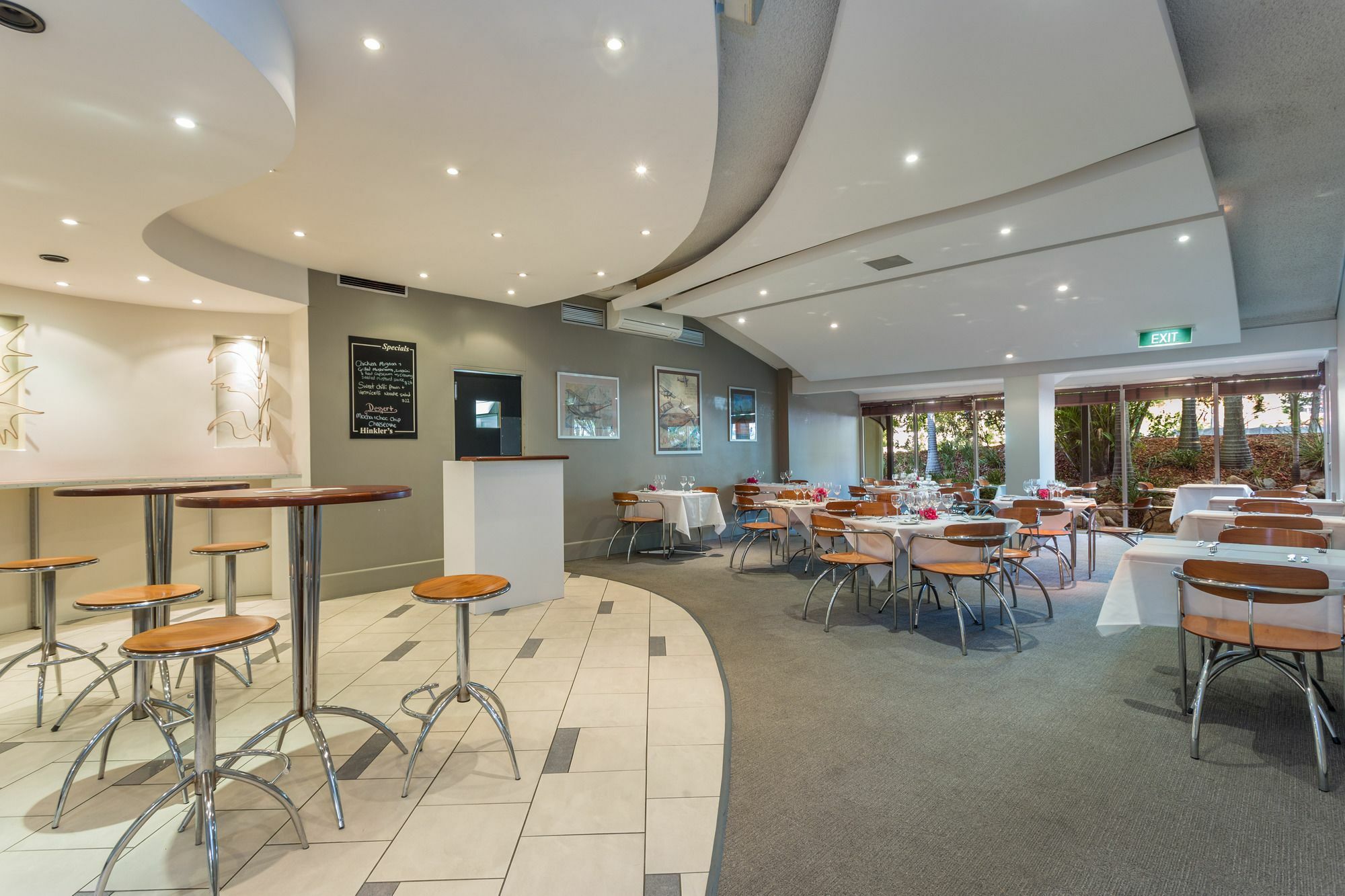 Airport International Hotel 4*