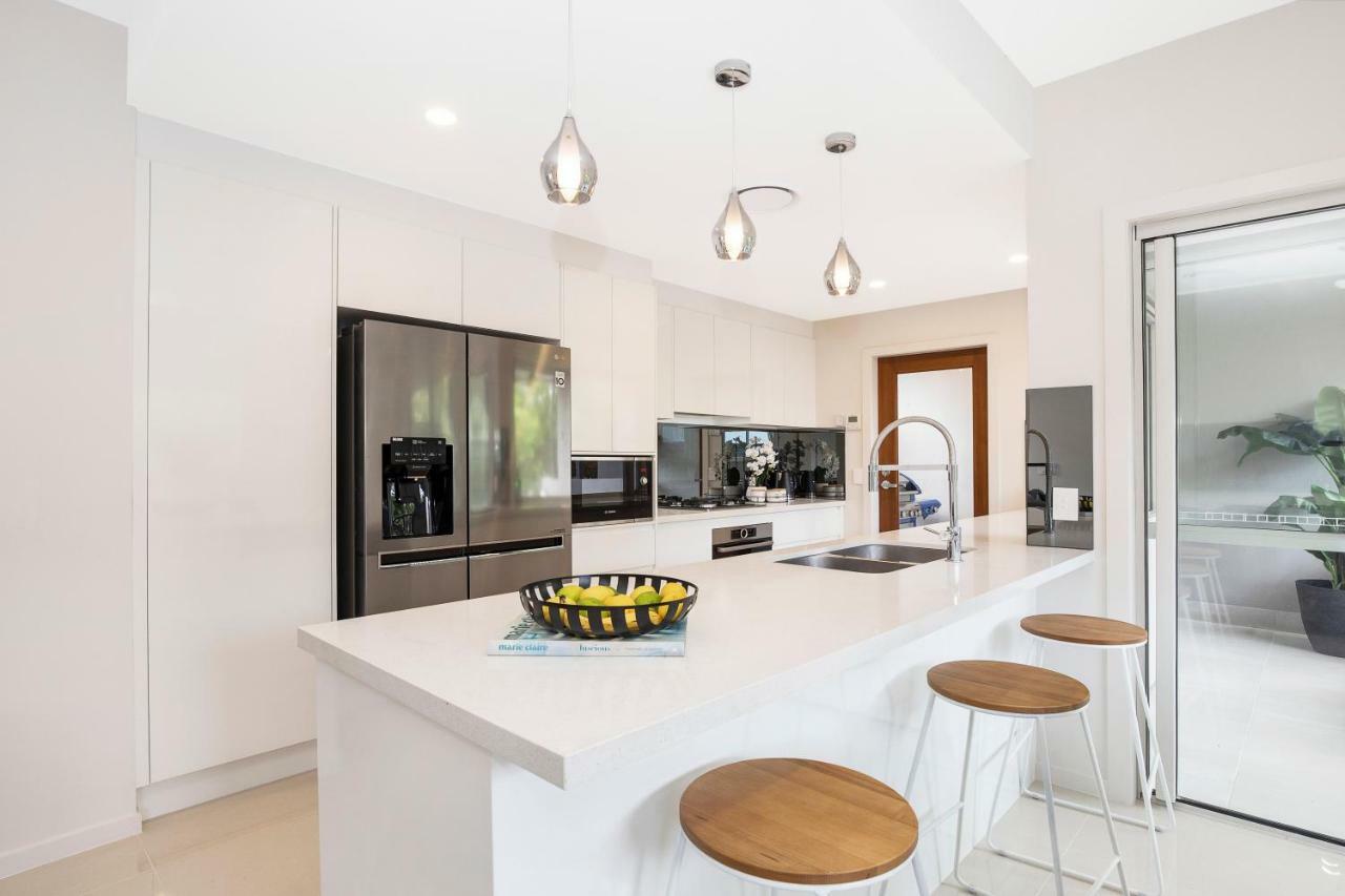 Park Avenue Luxe Townhouse Brand New Sleeps 9 Brisbane