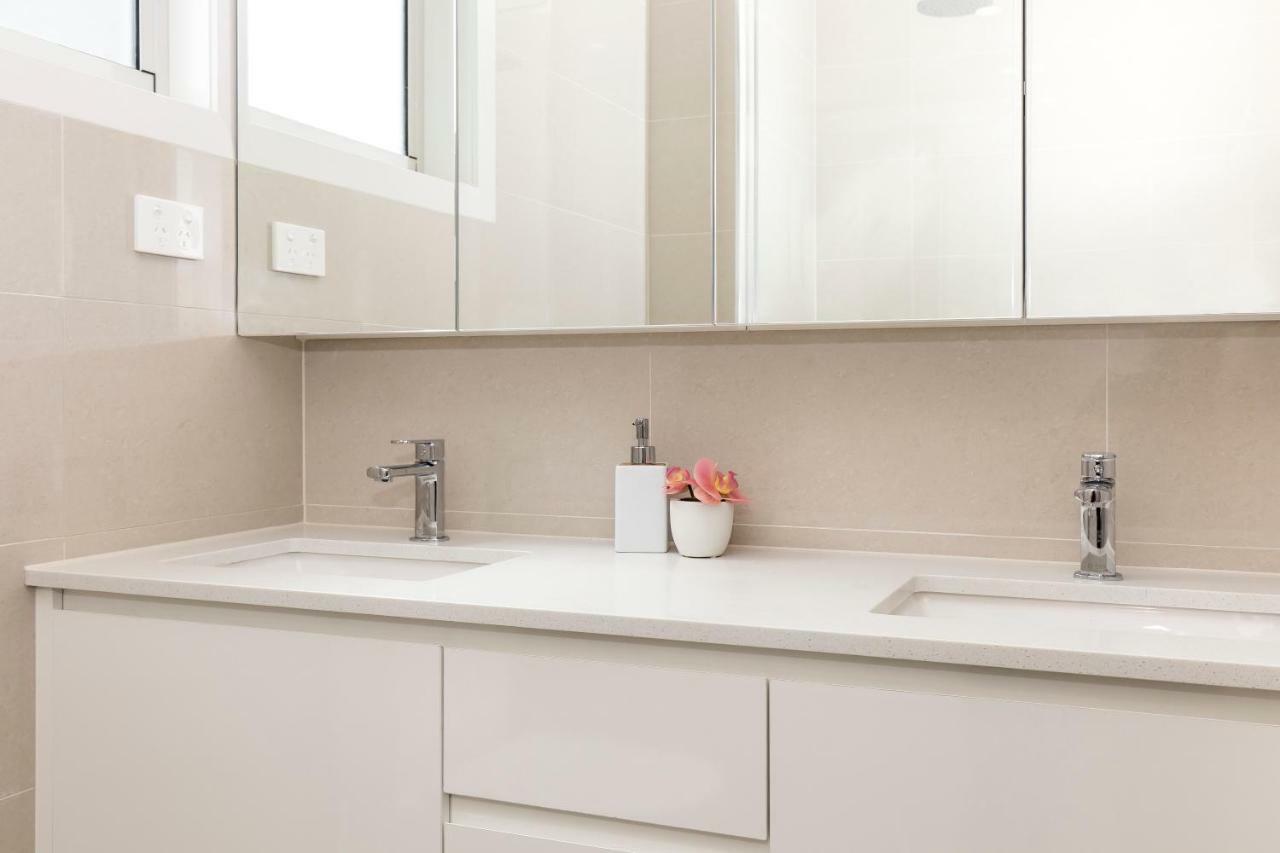 Pousada Park Avenue Luxe Townhouse Brand New Sleeps 9 Brisbane
