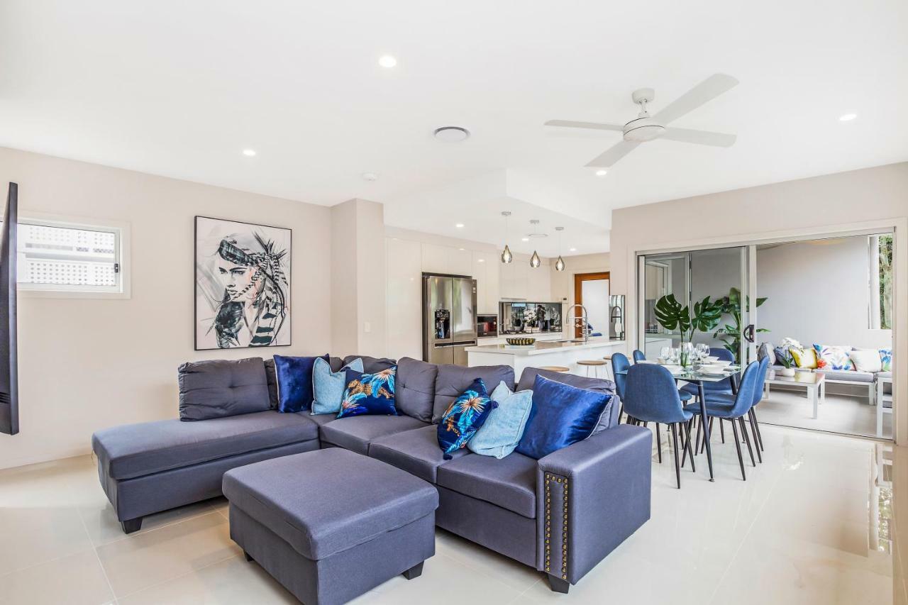 Park Avenue Luxe Townhouse Brand New Sleeps 9 Brisbane