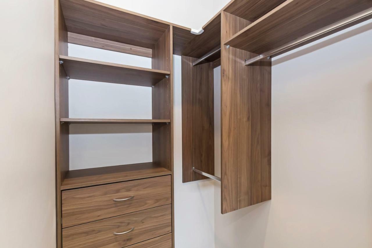 Park Avenue Luxe Townhouse Brand New Sleeps 9 Pousada Brisbane