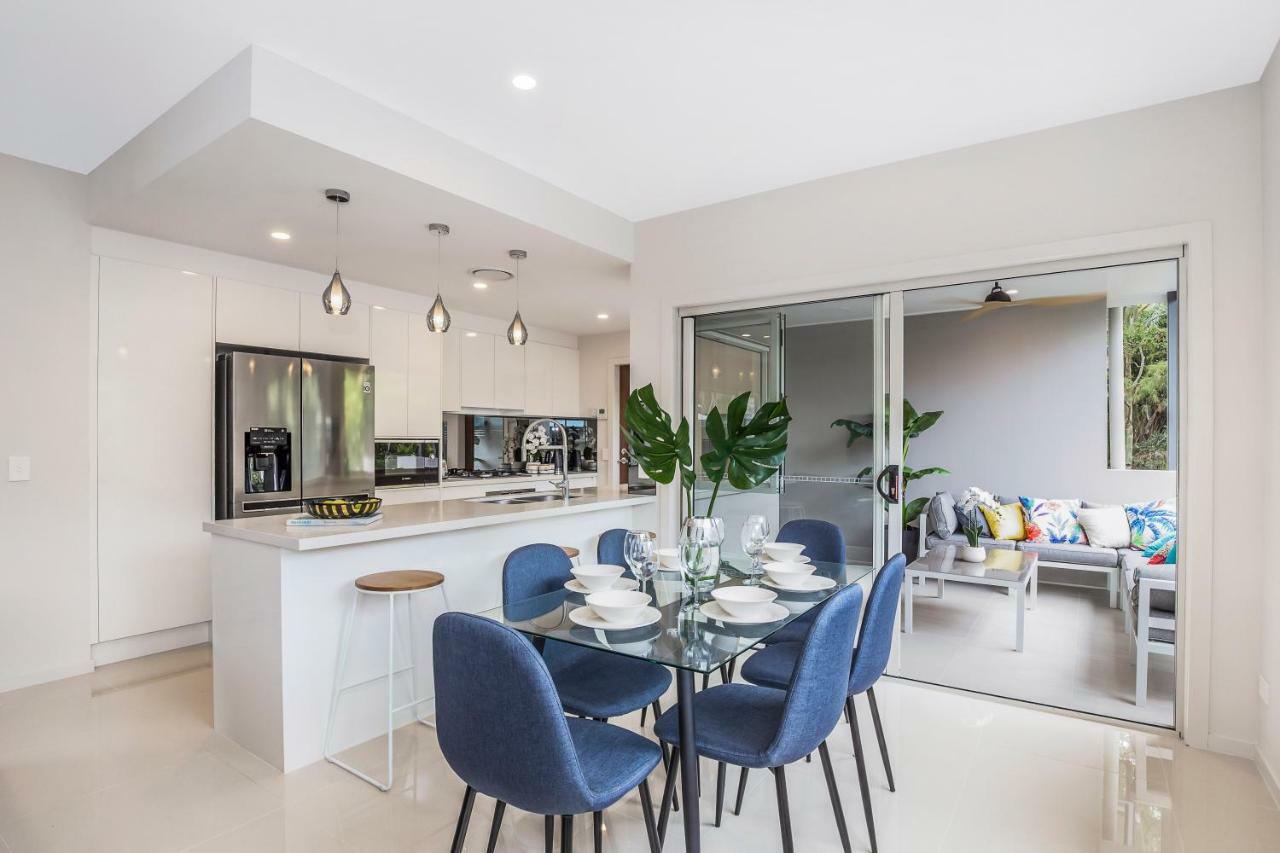 Park Avenue Luxe Townhouse Brand New Sleeps 9 Brisbane