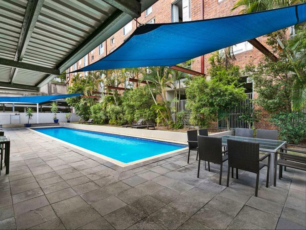 Apartment Luxury 3 Brm 2 Bath Woolstore With Courtyard Brisbane