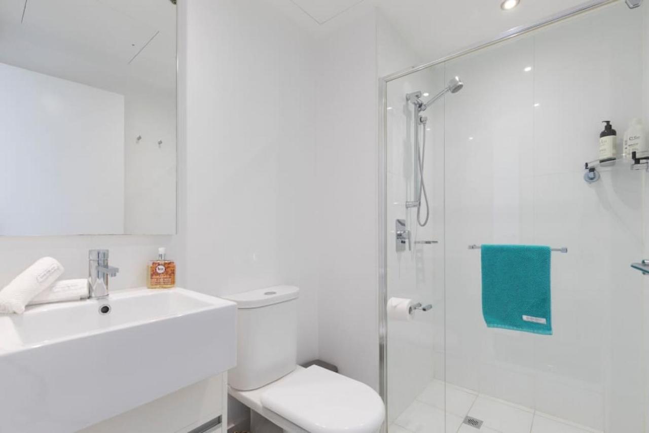 Sk1 - 2 Level 2 Bedroom Skyline Skyhome Apartment *