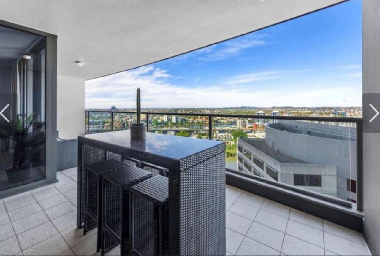 Au1 - Aurora Skyscraper Cbd For Business Or Pleasure Apartment