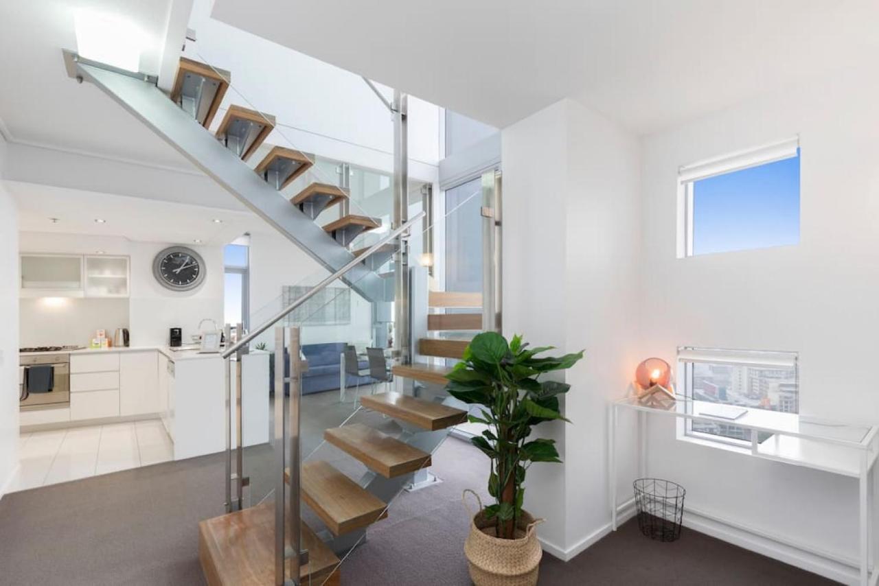 Sk1 - 2 Level 2 Bedroom Skyline Skyhome Apartment