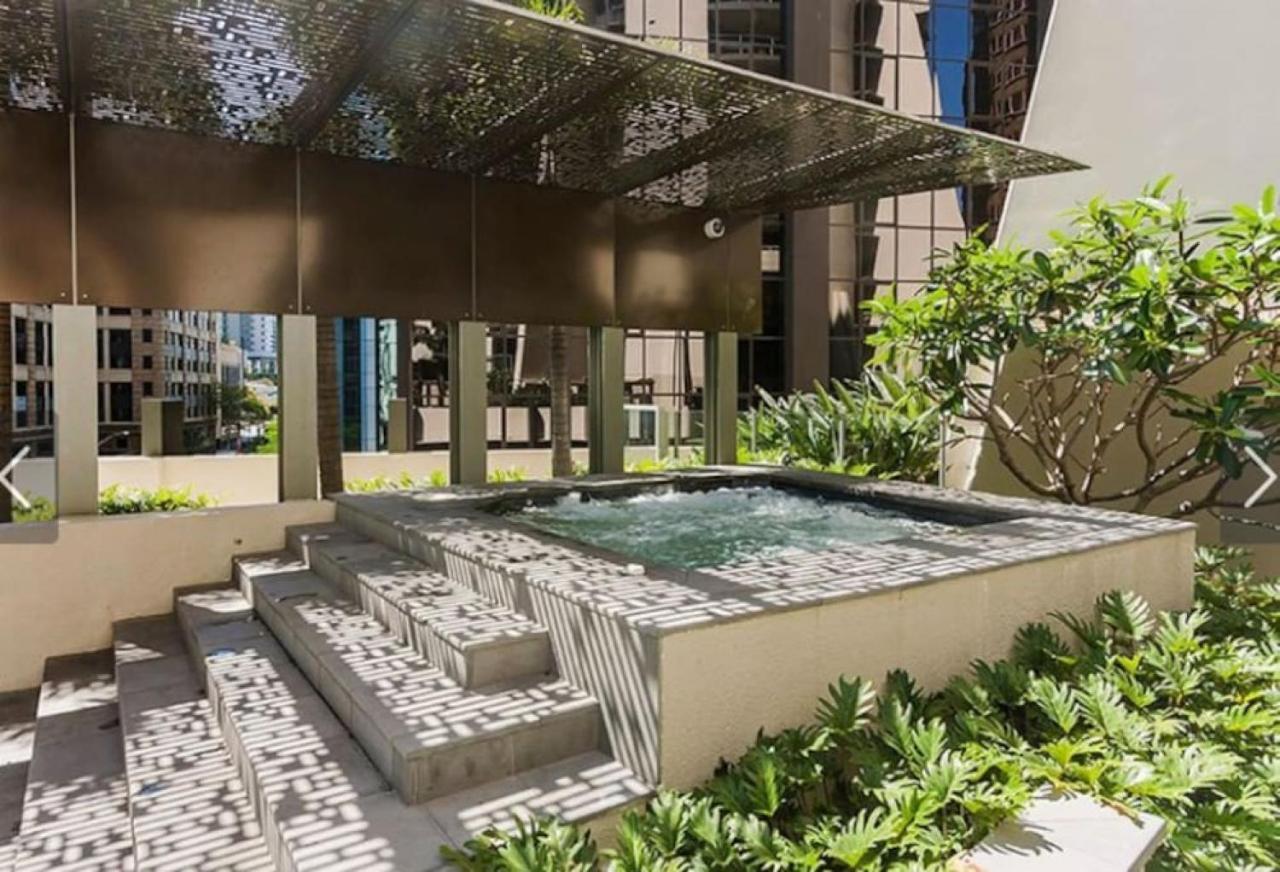 Au1 - Aurora Skyscraper Cbd For Business Or Pleasure Apartment *