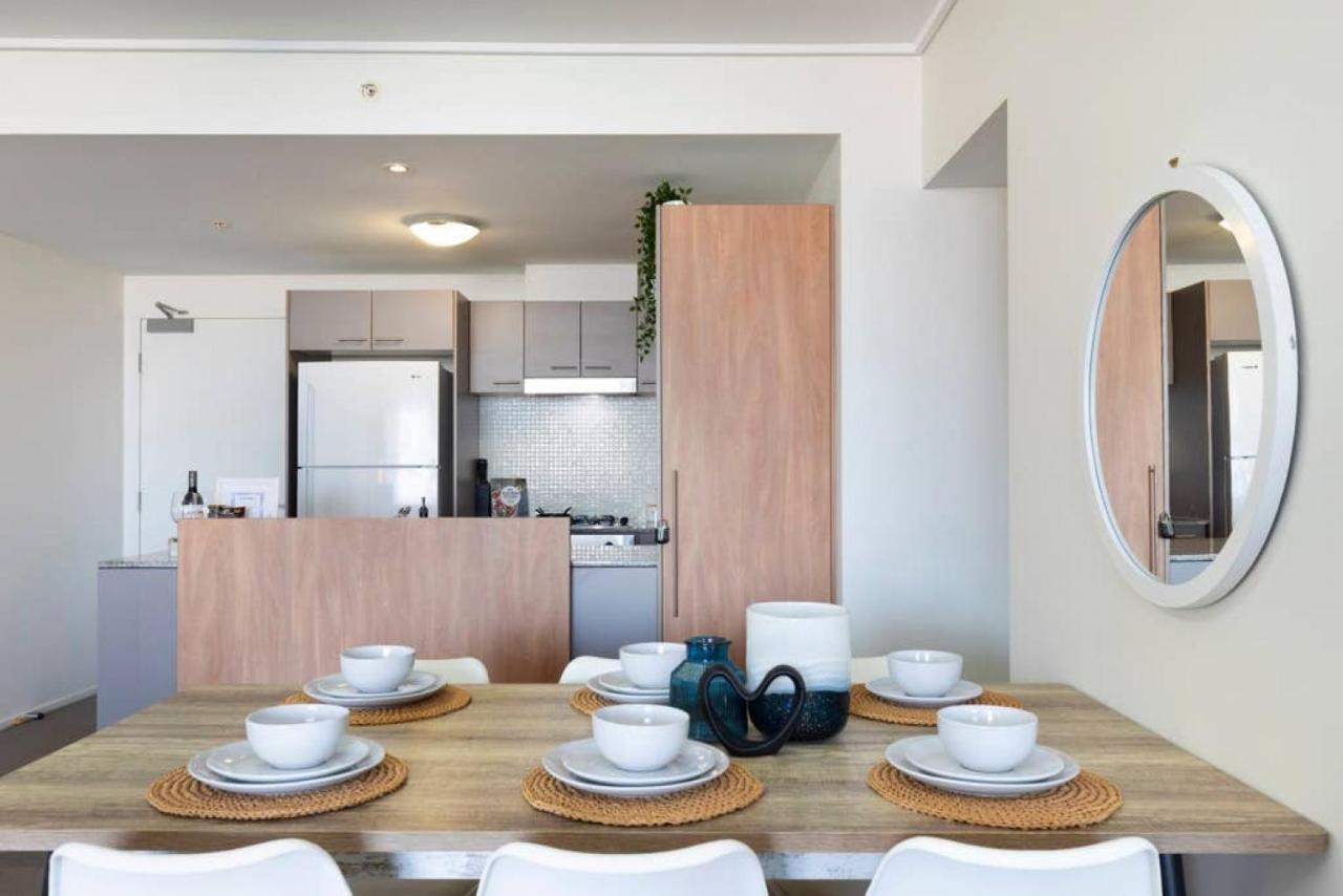 Apartment Au1 - Aurora Skyscraper Cbd For Business Or Pleasure