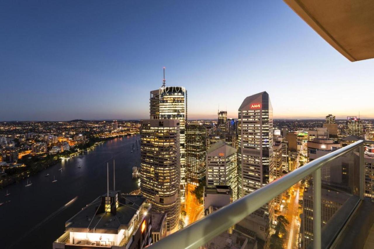 African Escape On Level 38 - Balcony With Views