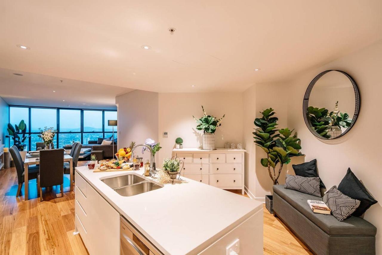 Apartment Heavenly Views Above 60f - New Luxury 2bd/2bath. Brisbane