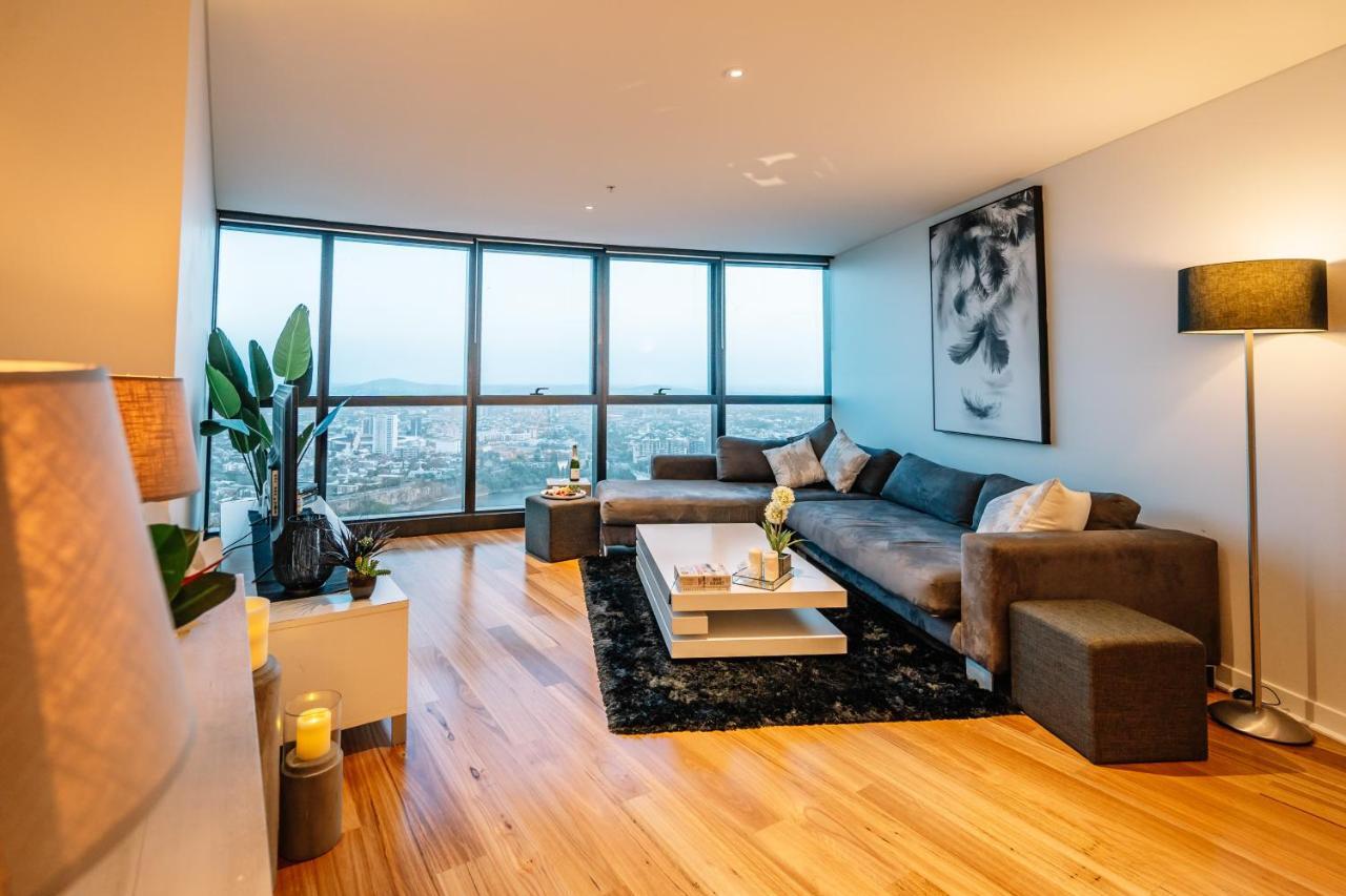 Heavenly Views Above 60f - New Luxury 2bd/2bath. * Brisbane