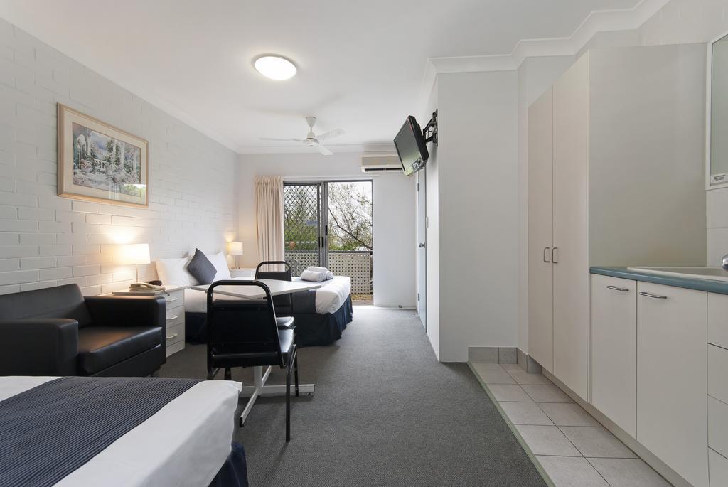 Herston Place 3*