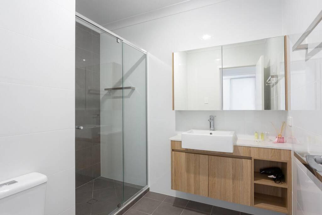 Sweet And Cozy Townhouse In Sunnybank Hills Casa de férias