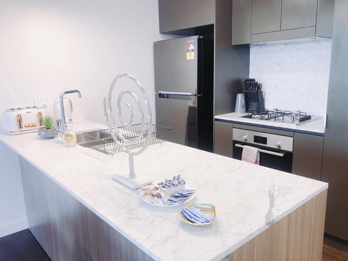 One 3 Beds Apartment *
