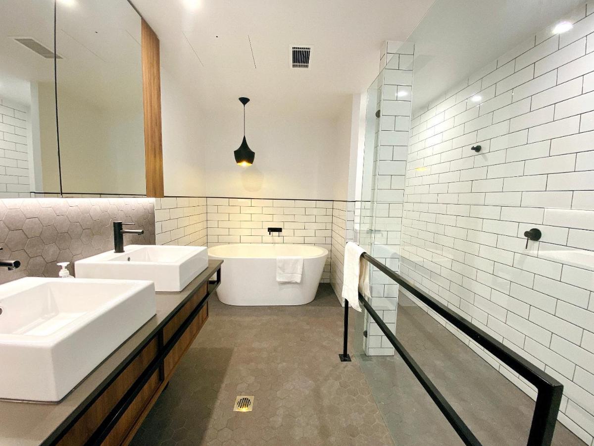 Large Space 2 Bed Apt Near Airport Brisbane