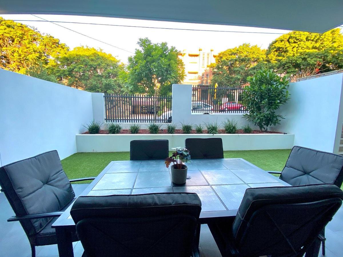Large Space 2 Bed Apt Near Airport Apartment Brisbane
