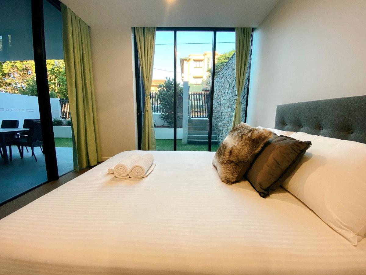 Large Space 2 Bed Apt Near Airport