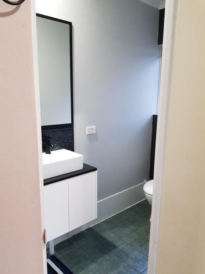 Brisbane Backpackers Resort Hostel *