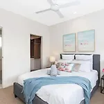 Park Avenue Luxe 1 Bedroom 4Km To City