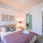 Airtrip Apartments On George Street