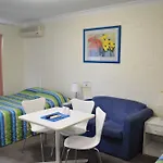 Tottenham Court Motel