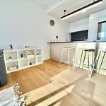 2 Bedroom Cozy Apartment, Brisbane1Towers, South Brisbane