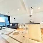 2 Bedroom Cozy Apartment, Brisbane1Towers, South Brisbane