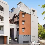 Cityscape Serenity Apt With Parking