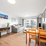 Inviting 1Br Unit In The Heart Of Brisbane