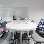 Amazing 2 Bedroom In Cbd!